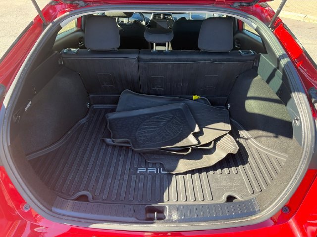 Used 2019 Toyota Prius LE AWD/4WD image 31