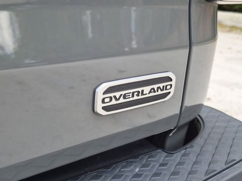 Used 2023 Jeep Gladiator Overland image 8