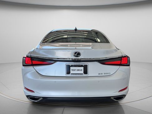 Used 2025 Lexus ES 350 w/ Premium Package FWD image 4