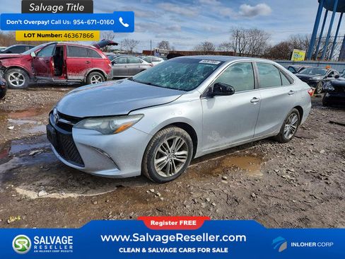 Used 2015 Toyota Camry SE w/ Moonroof Package image 1
