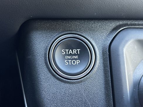 Used 2025 Land Rover Defender 110 X-Dynamic SE image 26