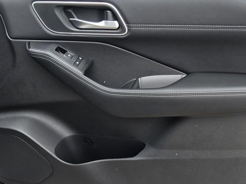 New 2026 Nissan Rogue Platinum image 8