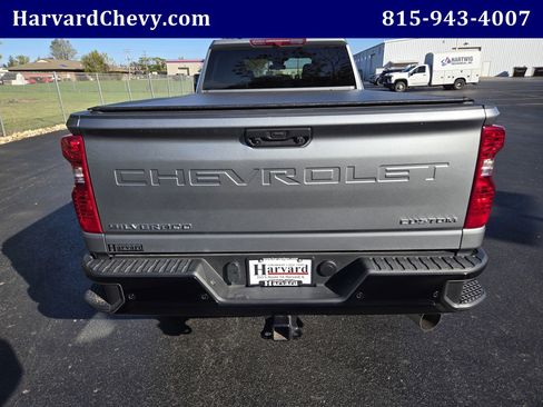 Used 2024 Chevrolet Silverado 2500 Custom w/ Custom Value Package image 5