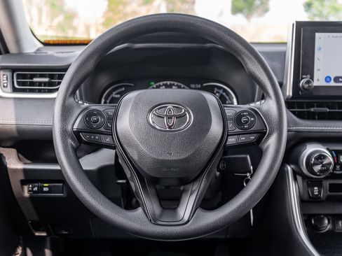 Used 2025 Toyota RAV4 LE AWD/4WD image 14