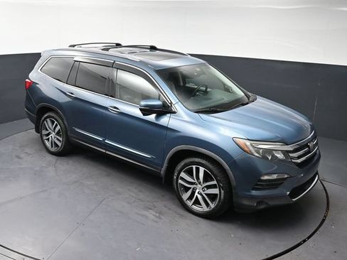 Used 2017 Honda Pilot Touring image 26