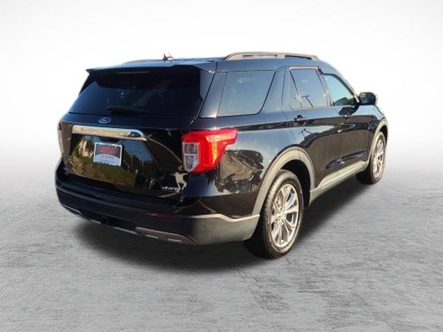 Used 2021 Ford Explorer XLT w/ Equipment Group 202A AWD/4WD image 7