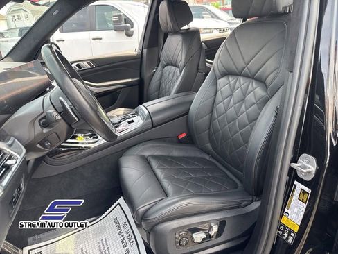 Used 2023 BMW X7 xDrive40i w/ M Sport Package image 17
