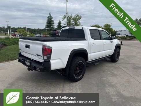 Used 2017 Toyota Tacoma TRD Pro AWD/4WD image 3