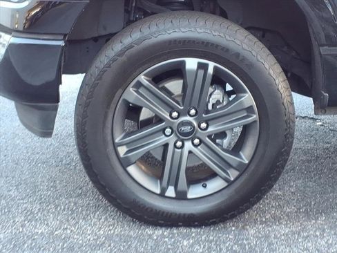 Used 2023 Ford F150 Lariat w/ Equipment Group 502A High image 5