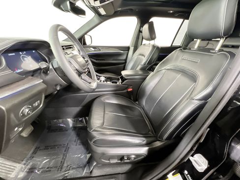 Used 2023 Jeep Grand Cherokee Overland image 22