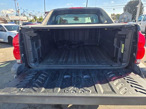 Used 2005 Chevrolet Avalanche LT w/ Preferred Equipment Group image 14