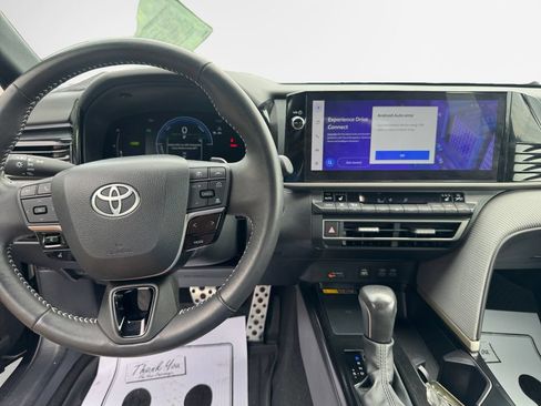 Used 2025 Toyota Camry SE AWD/4WD image 21