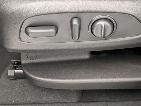 Used 2019 Chevrolet Equinox LT image 14