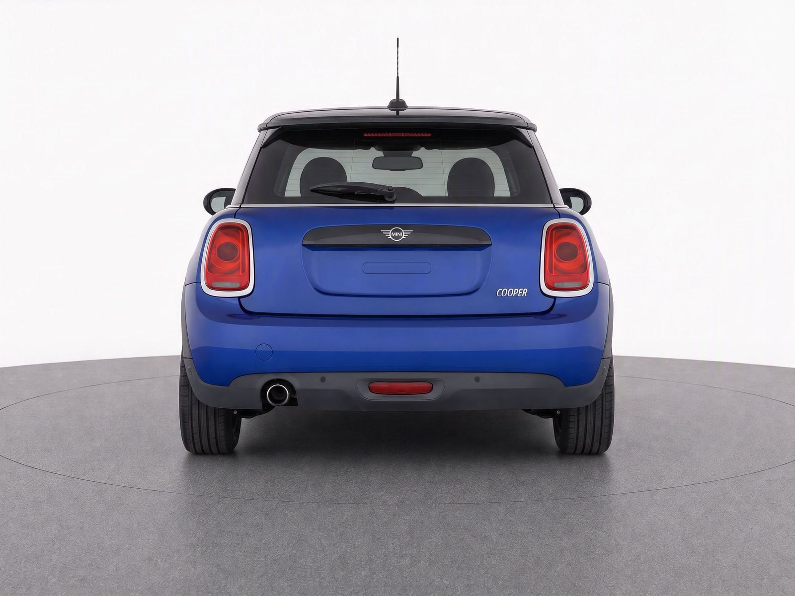 Used 2019 MINI Cooper 2-Door Hardtop w/ Storage Package FWD image 5