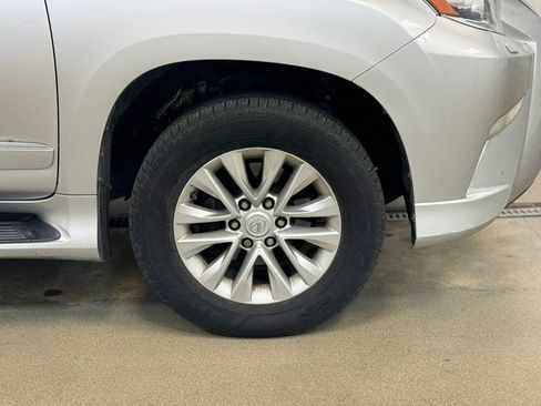 Used 2017 Lexus GX 460 Premium w/ Premium Package AWD/4WD image 4