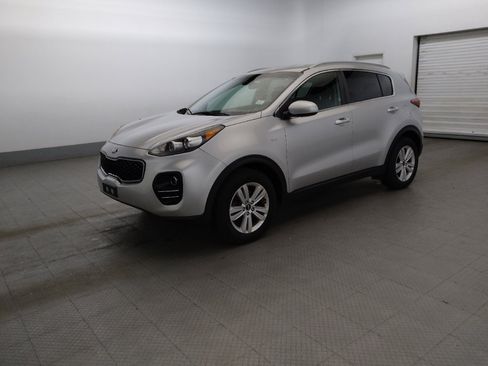 Used 2018 Kia Sportage LX w/ LX Popular Package AWD/4WD image 2
