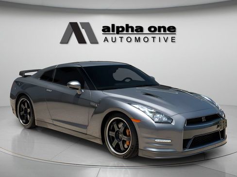 Used 2013 Nissan GT-R Black Edition AWD/4WD image 5