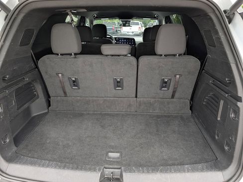 Used 2025 Chevrolet Traverse LT image 28