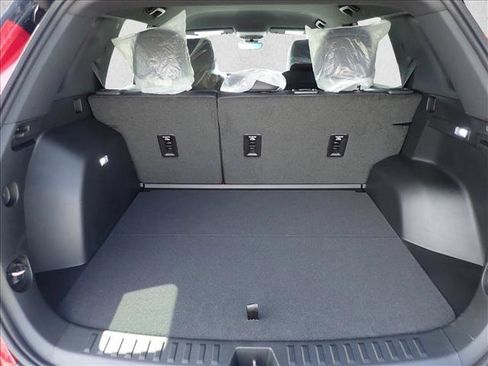 New 2026 Chevrolet Equinox LT w/ Convenience Package II AWD/4WD image 8