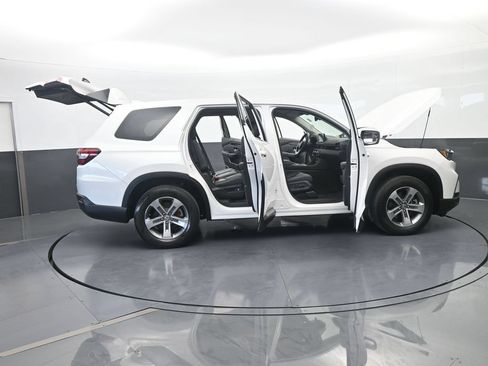 Used 2025 Honda Pilot EX-L image 76