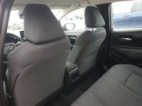 Used 2021 Toyota Corolla LE image 27