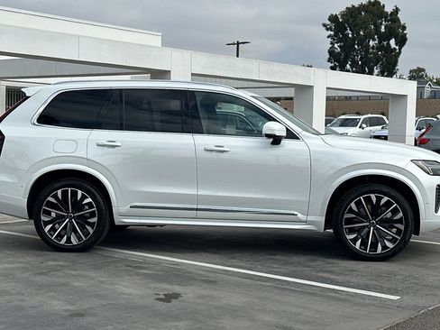 New 2026 Volvo XC90 B6 Plus image 4