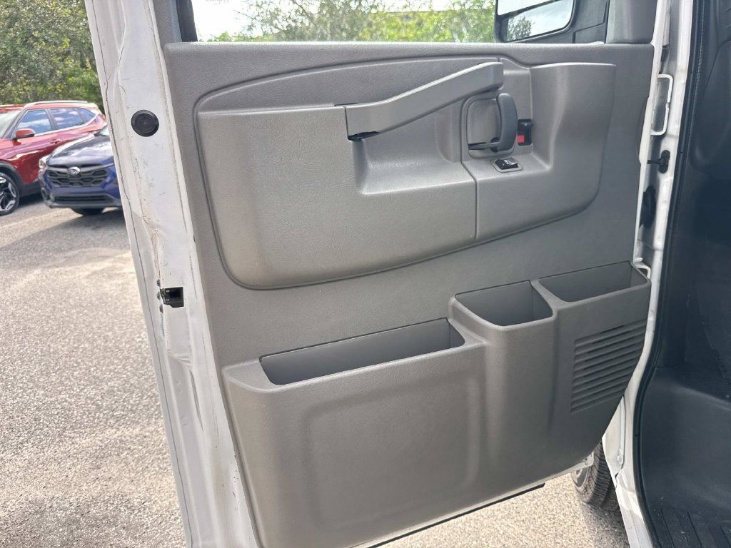 Used 2016 Chevrolet Express 3500 LT w/ LT Preferred Equipment Group RWD image 16