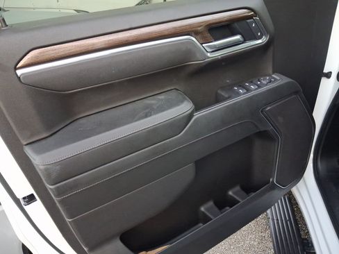 Used 2025 Chevrolet Silverado 1500 RST RWD image 11