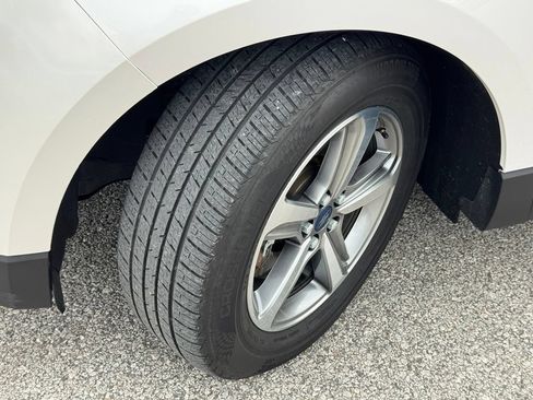 Used 2019 Ford Edge SEL w/ Equipment Group 201A AWD/4WD image 38