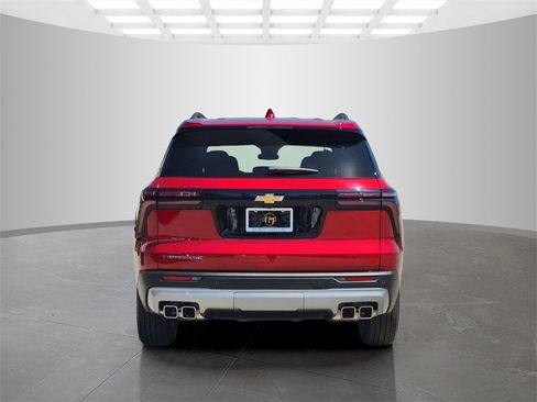 New 2025 Chevrolet Traverse LT w/ Enhanced Driving Package image 5