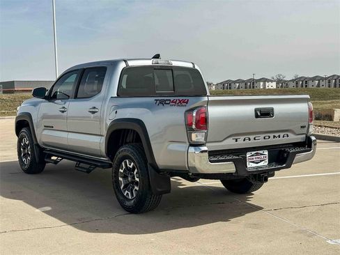 Used 2023 Toyota Tacoma TRD Off-Road image 5