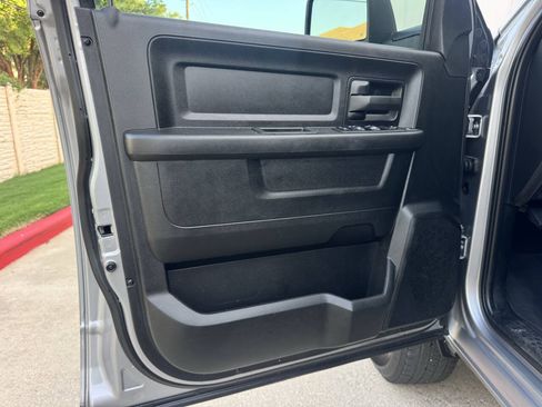 Used 2024 RAM 2500 Tradesman w/ Chrome Appearance Group AWD/4WD image 9