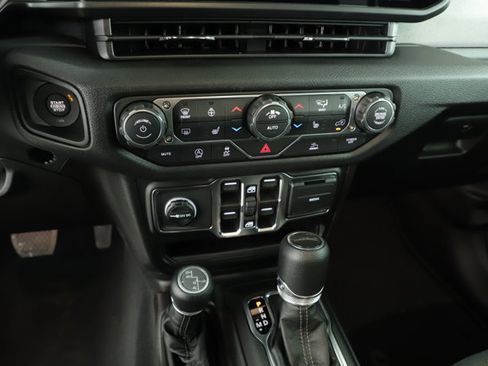 New 2026 Jeep Gladiator Sport image 8