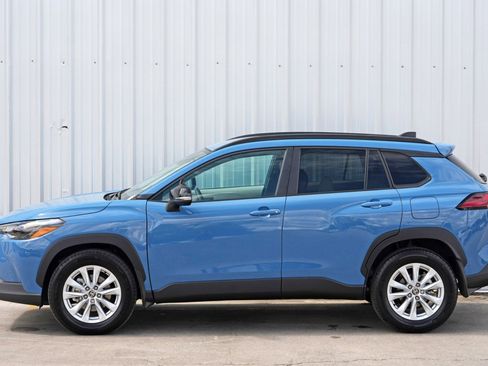 Used 2026 Toyota Corolla Cross LE image 44