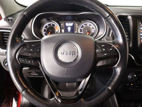 Used 2021 Jeep Cherokee Latitude Plus image 3