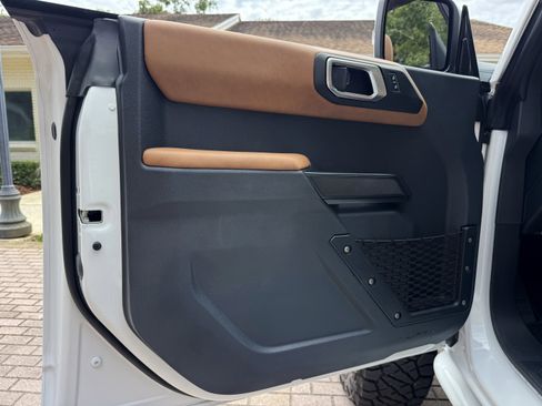 Used 2025 Ford Bronco Outer Banks image 17