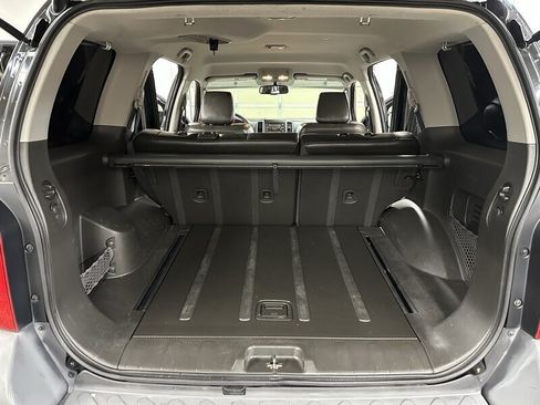 Used 2011 Nissan Xterra PRO-4X w/ Pro-4x Leather Pkg AWD/4WD image 18