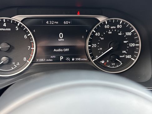 Used 2025 Nissan Pathfinder SV AWD/4WD image 21