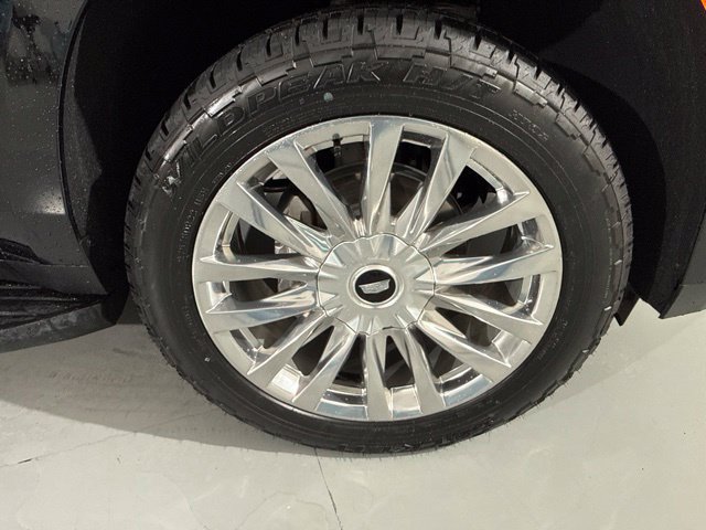 Used 2024 Cadillac Escalade Premium Luxury AWD/4WD image 14