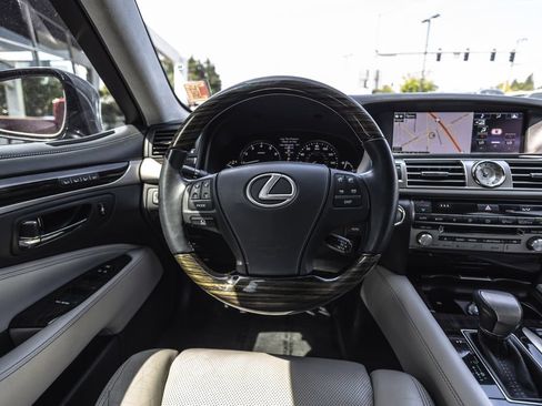 Used 2015 Lexus LS 460 w/ Comfort Package RWD image 23