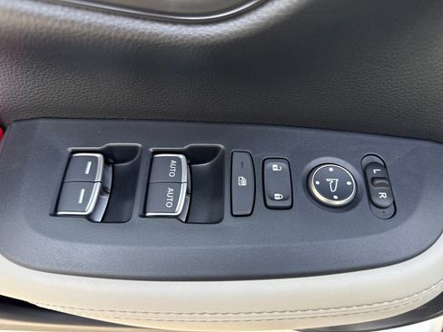 New 2026 Honda HR-V EX-L image 13