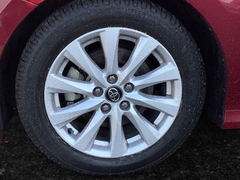 Used 2020 Toyota Camry LE image 26