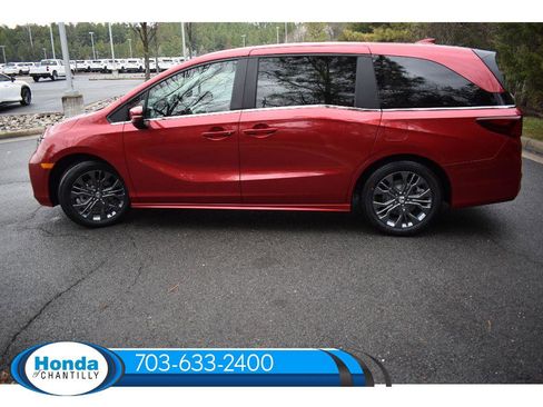 New 2026 Honda Odyssey Touring image 4