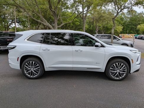New 2026 Buick Enclave Avenir w/ Super Cruise Package FWD image 3