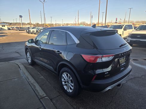 Certified 2020 Ford Escape SE image 18