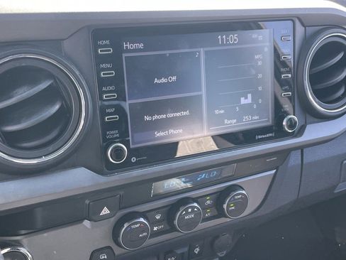 Used 2021 Toyota Tacoma TRD Sport w/ Technology Package image 6