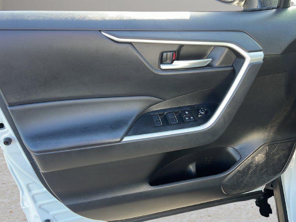 Certified 2023 Toyota RAV4 AWD Hybrid image 11