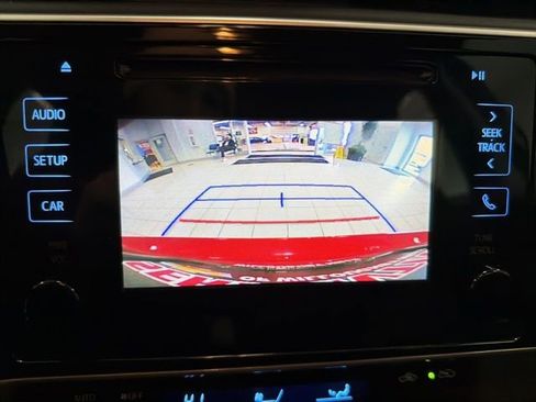 Used 2017 Toyota Corolla L image 20