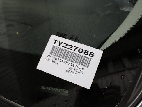 Used 2019 Nissan Sentra S image 34