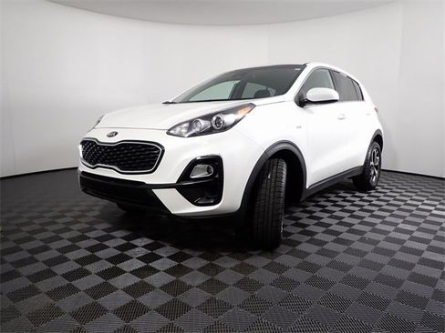 Used 2022 Kia Sportage LX image 7